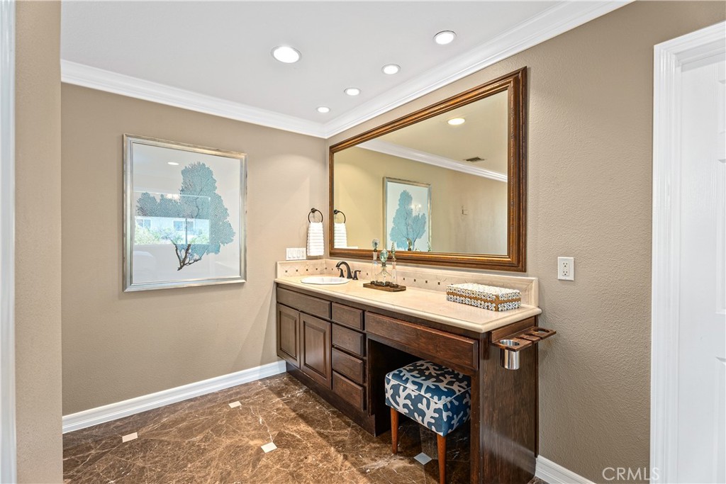 20222 Colonial Circle