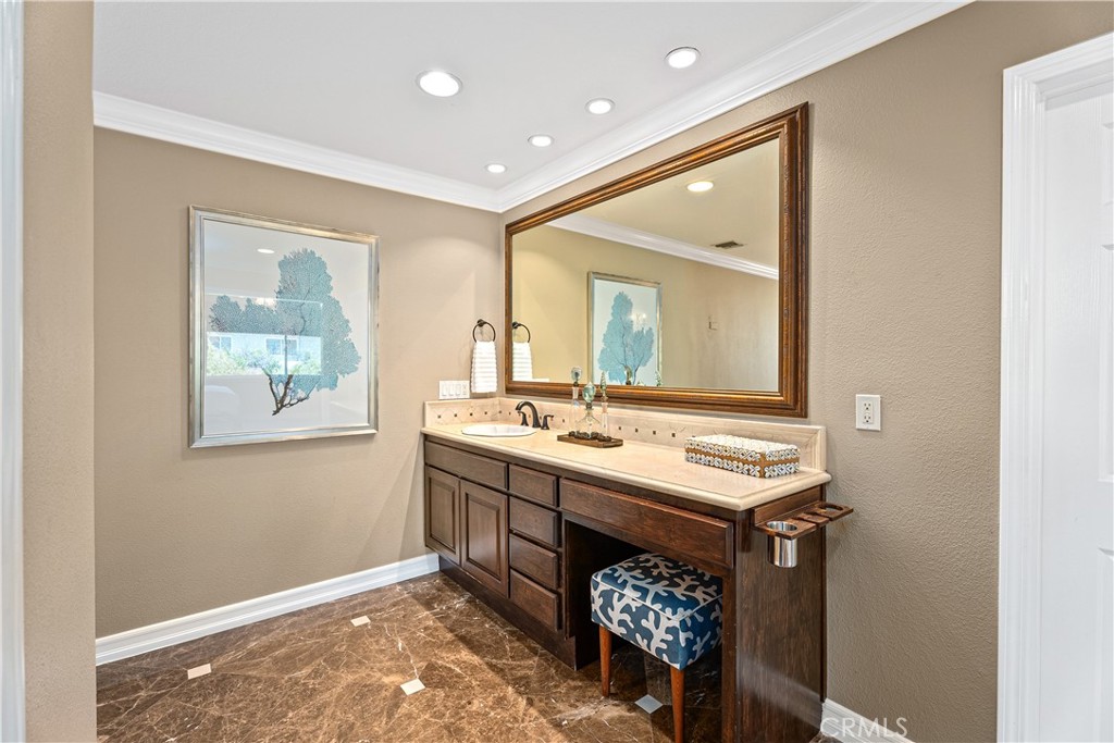 20222 Colonial Circle
