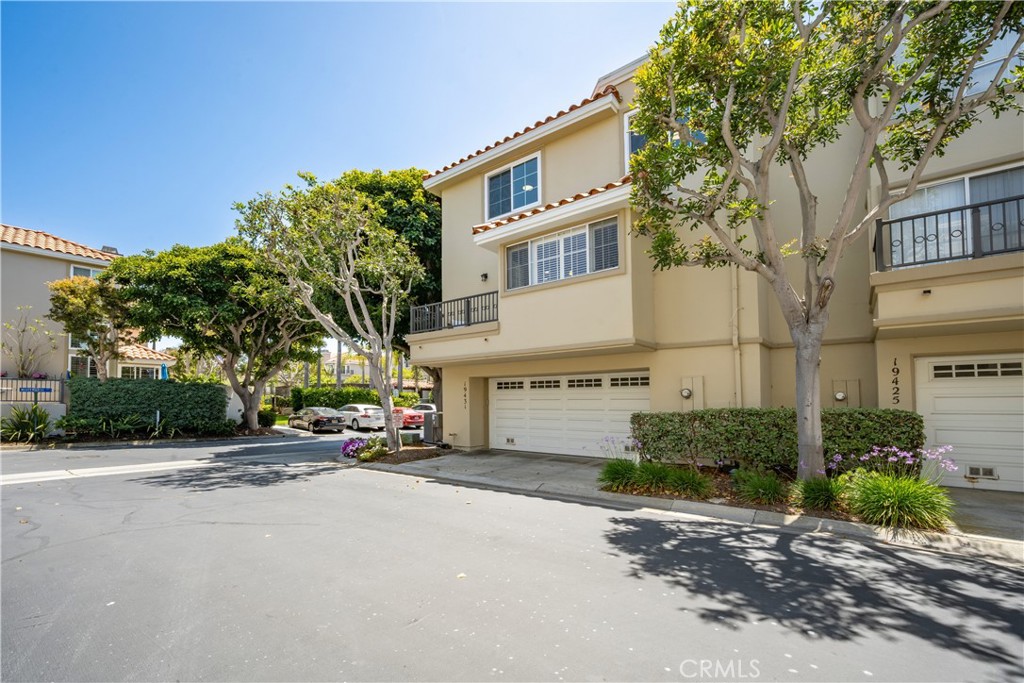 19431 Merion Circle