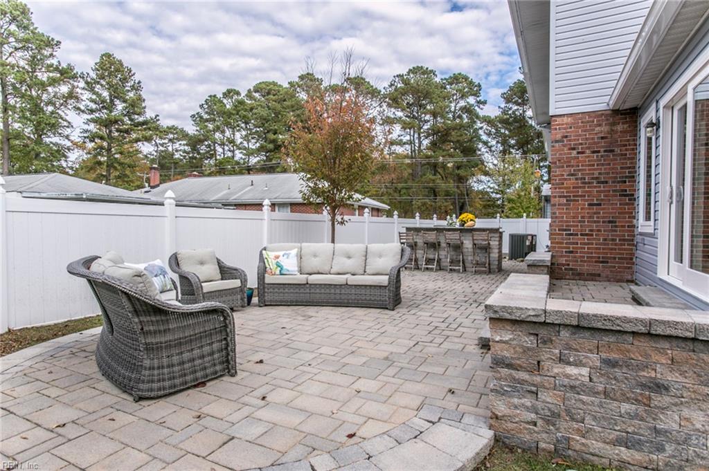 100 Frances DR