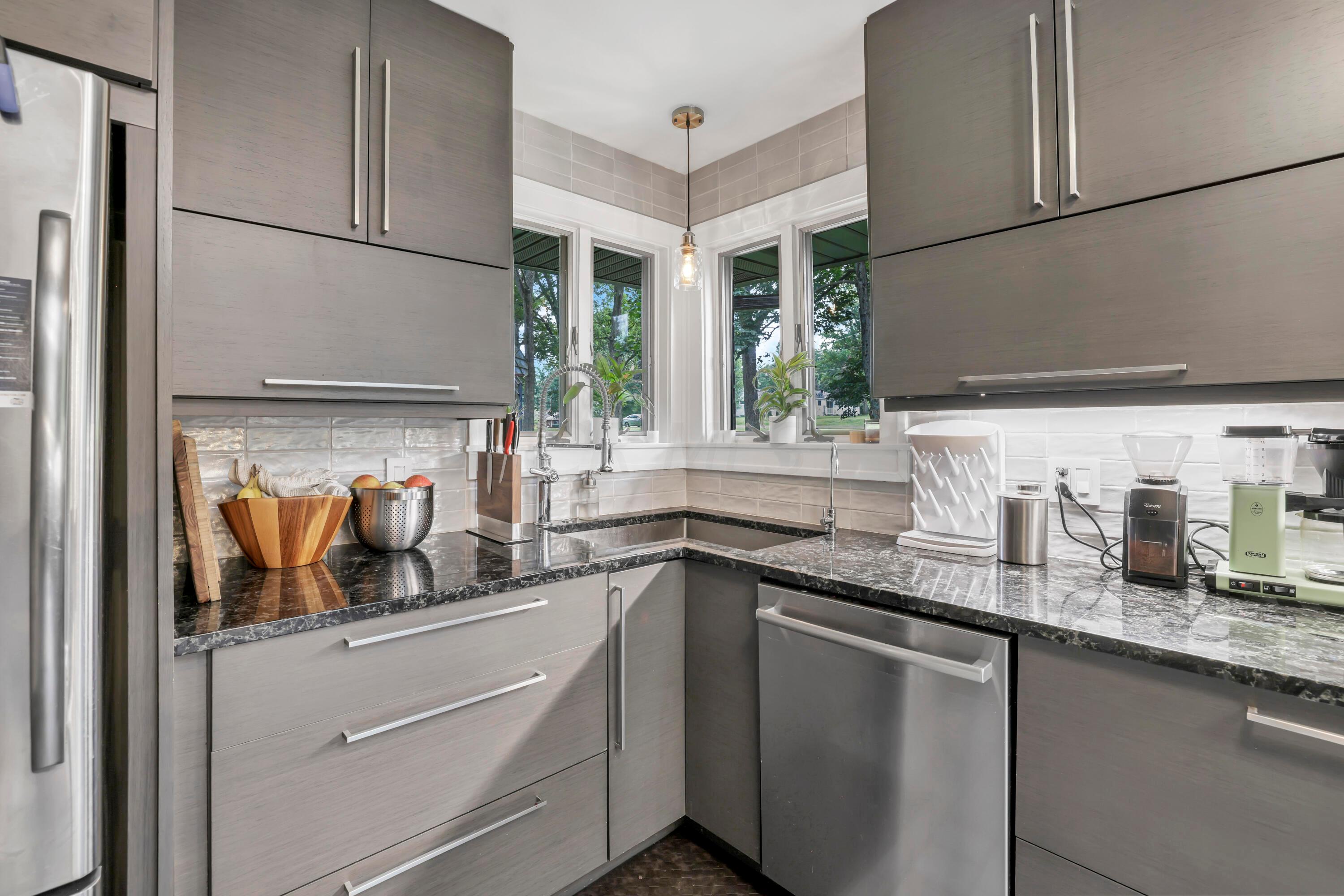 5904 Beechview Drive E