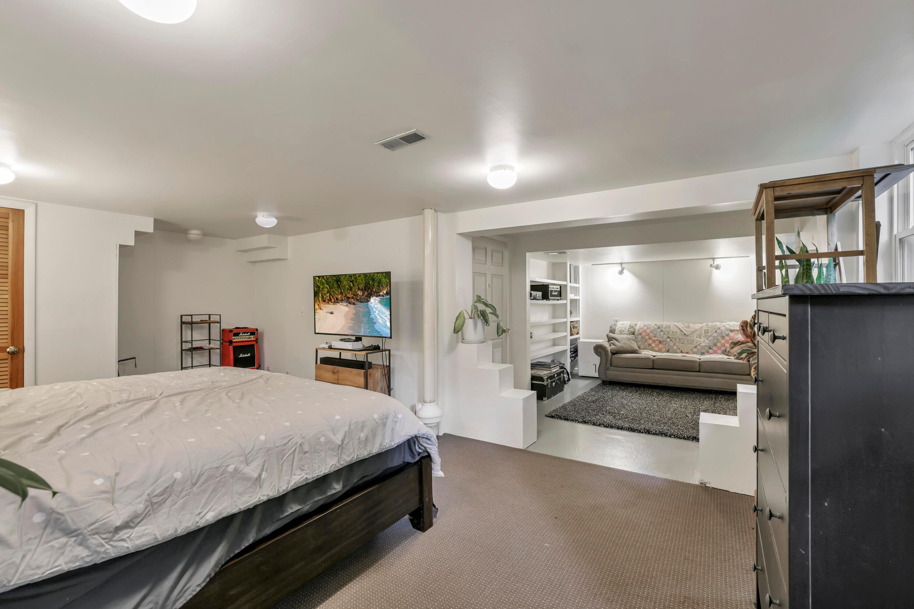 5904 Beechview Drive E