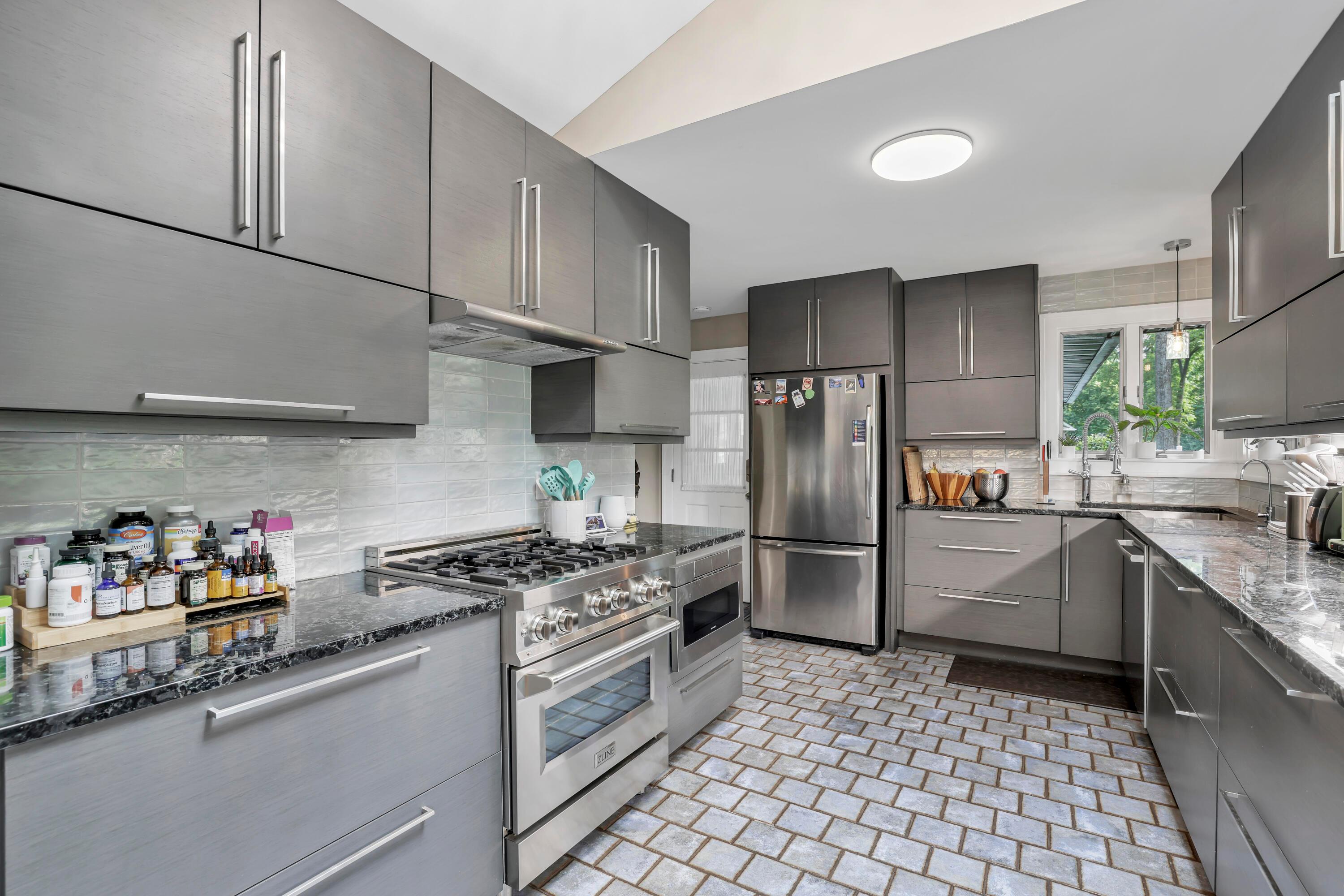 5904 Beechview Drive E