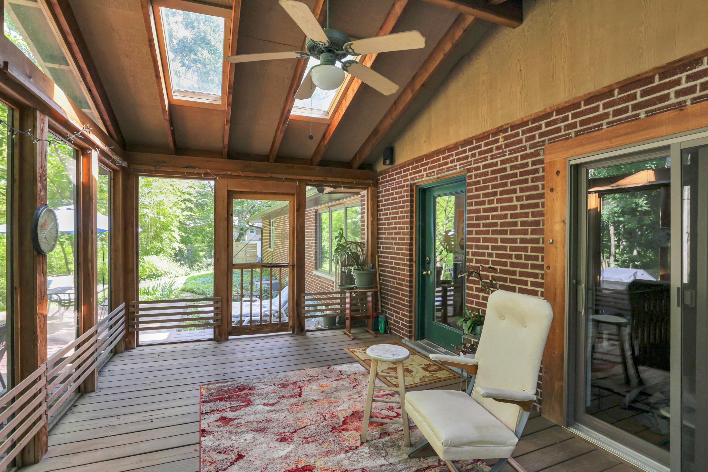 5904 Beechview Drive E