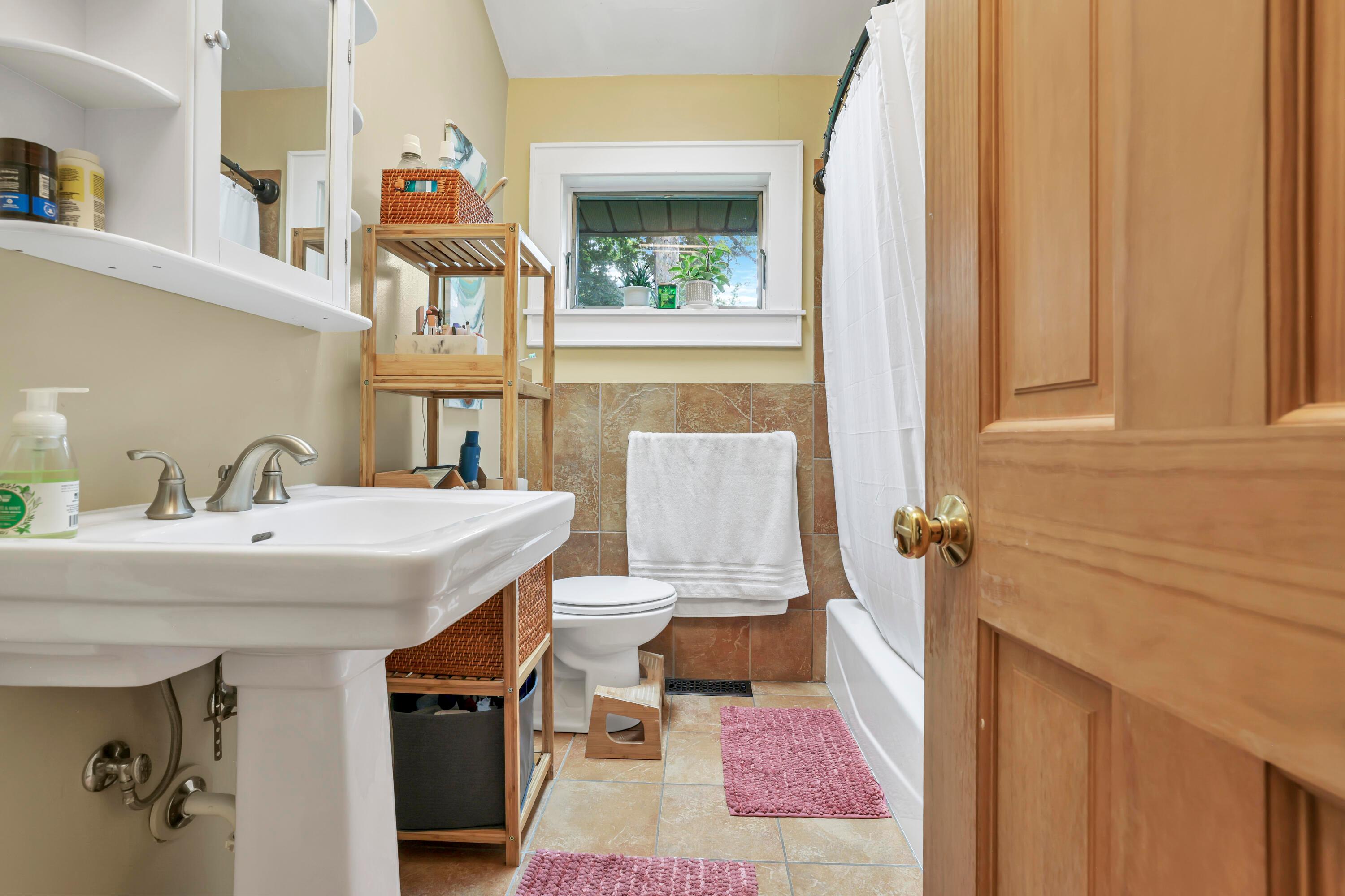 5904 Beechview Drive E