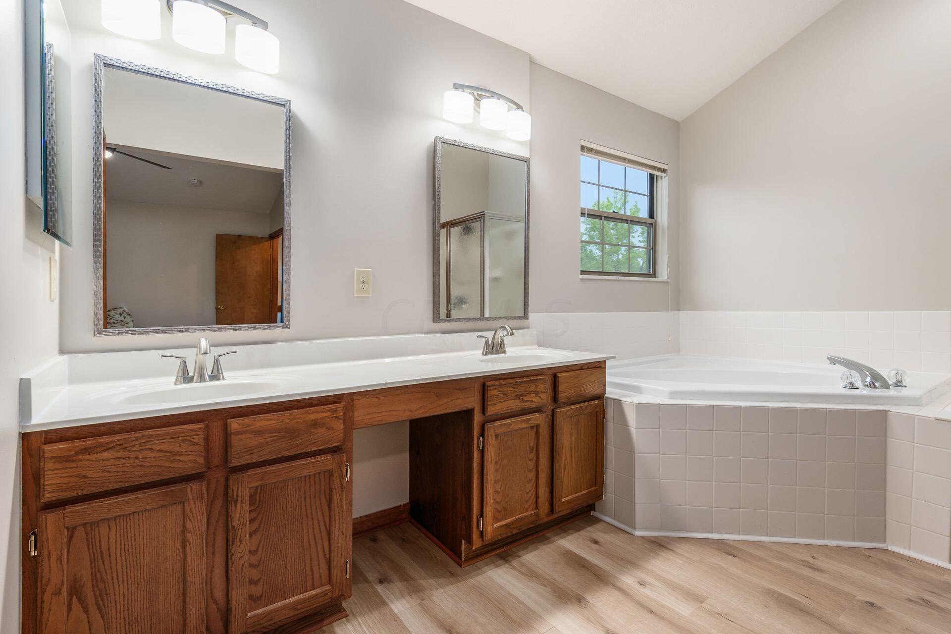 3741 Pleasantbrook Drive