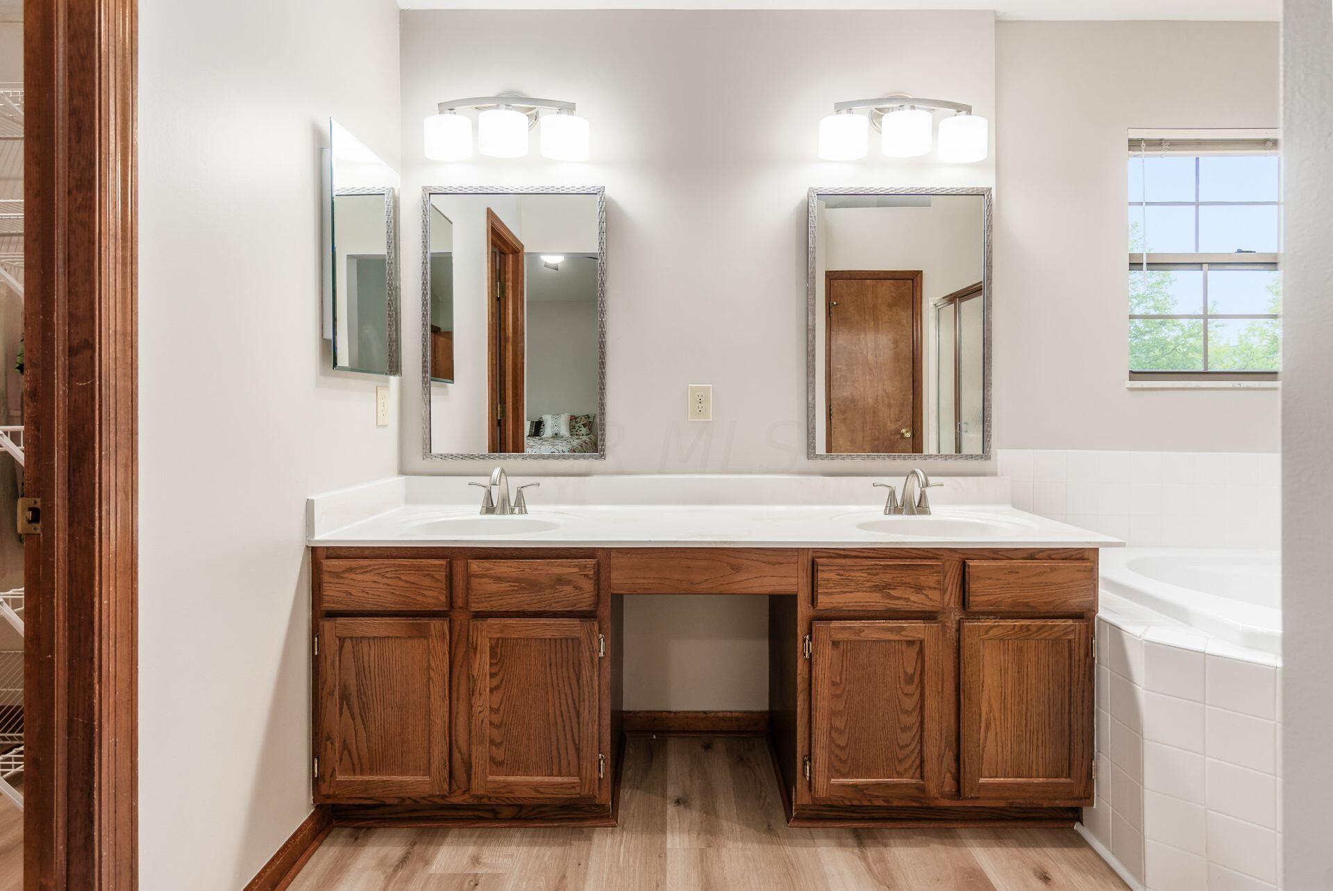 3741 Pleasantbrook Drive