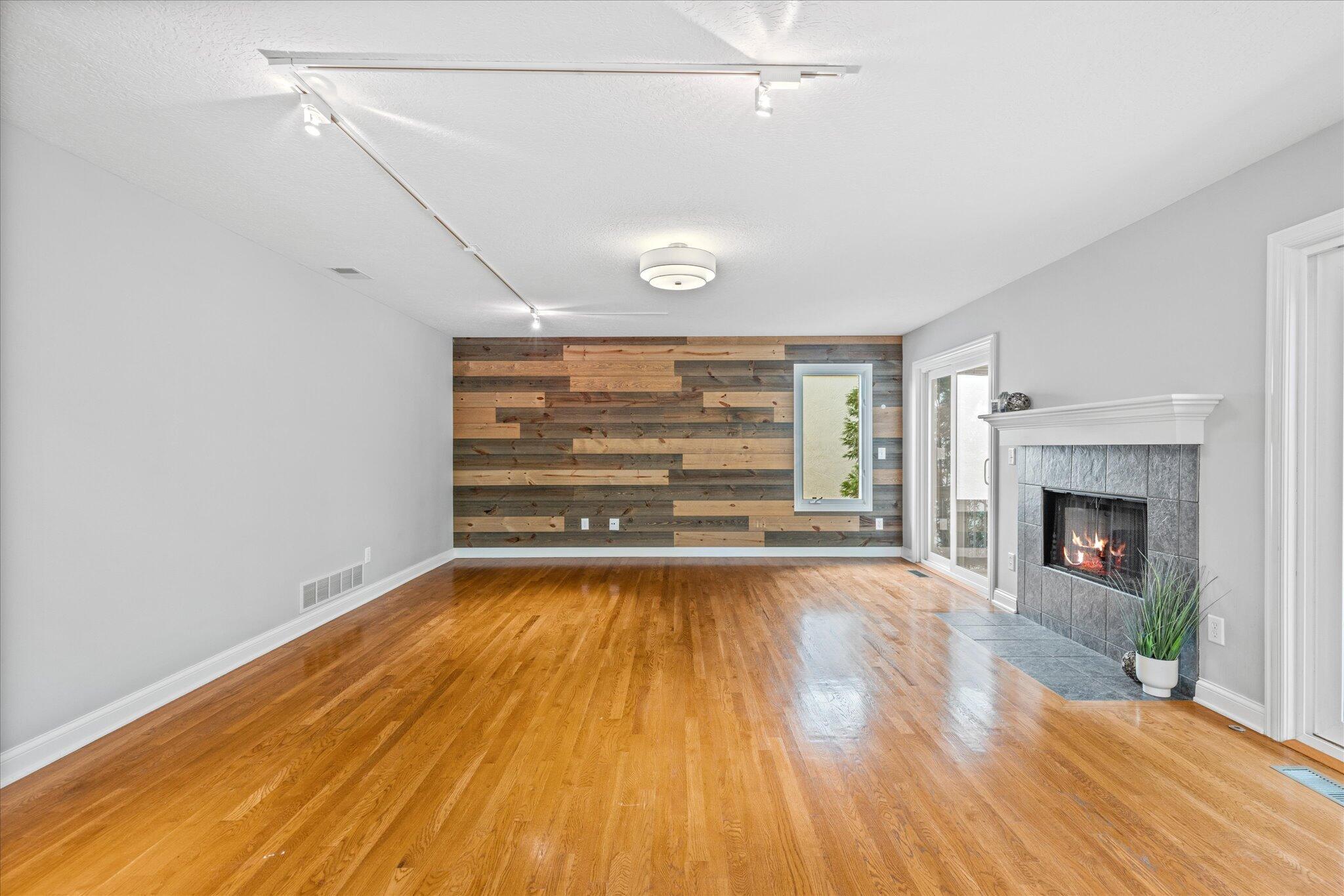 962 Augusta Glen Drive