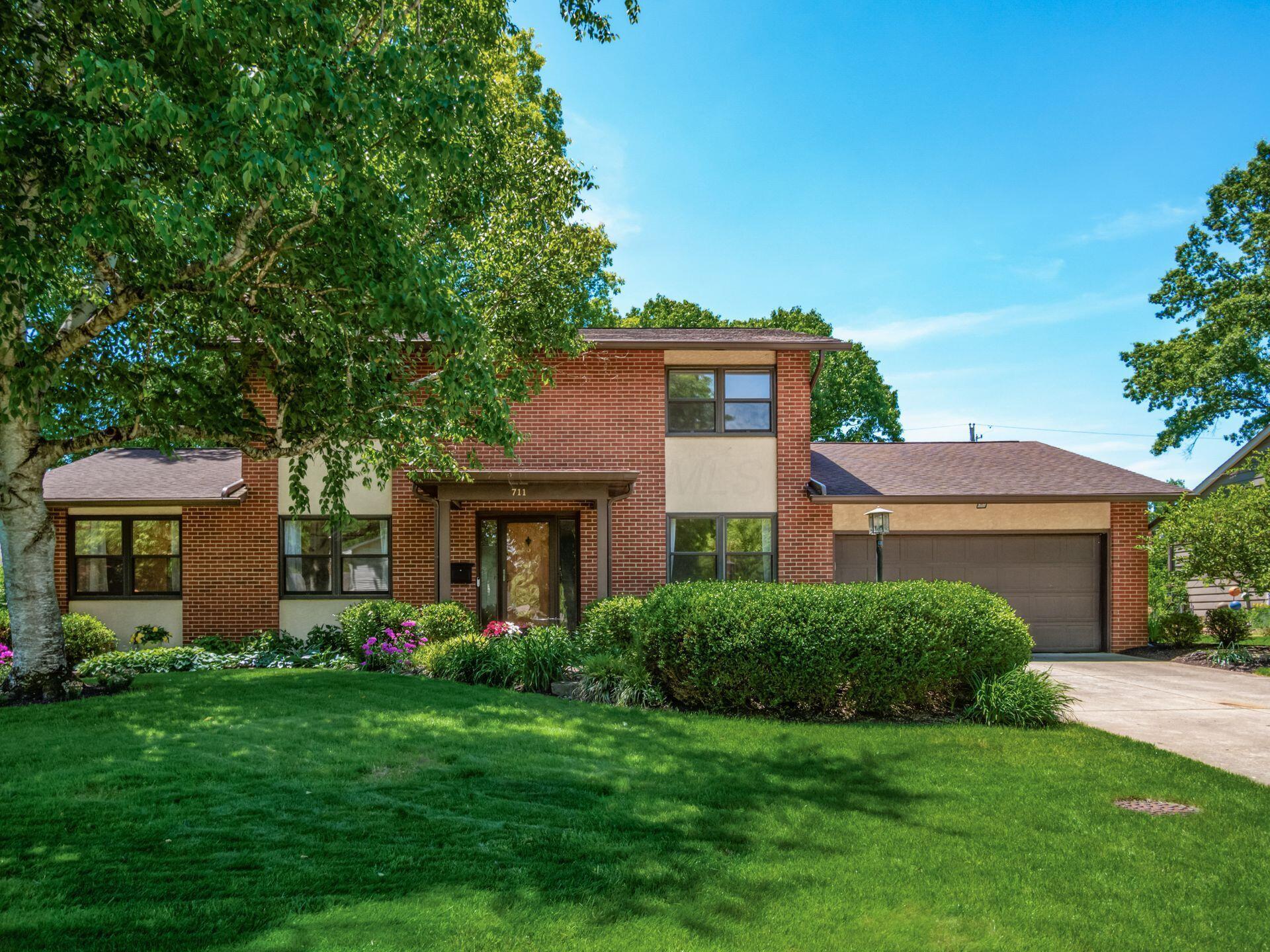 711 Lauraland Drive S