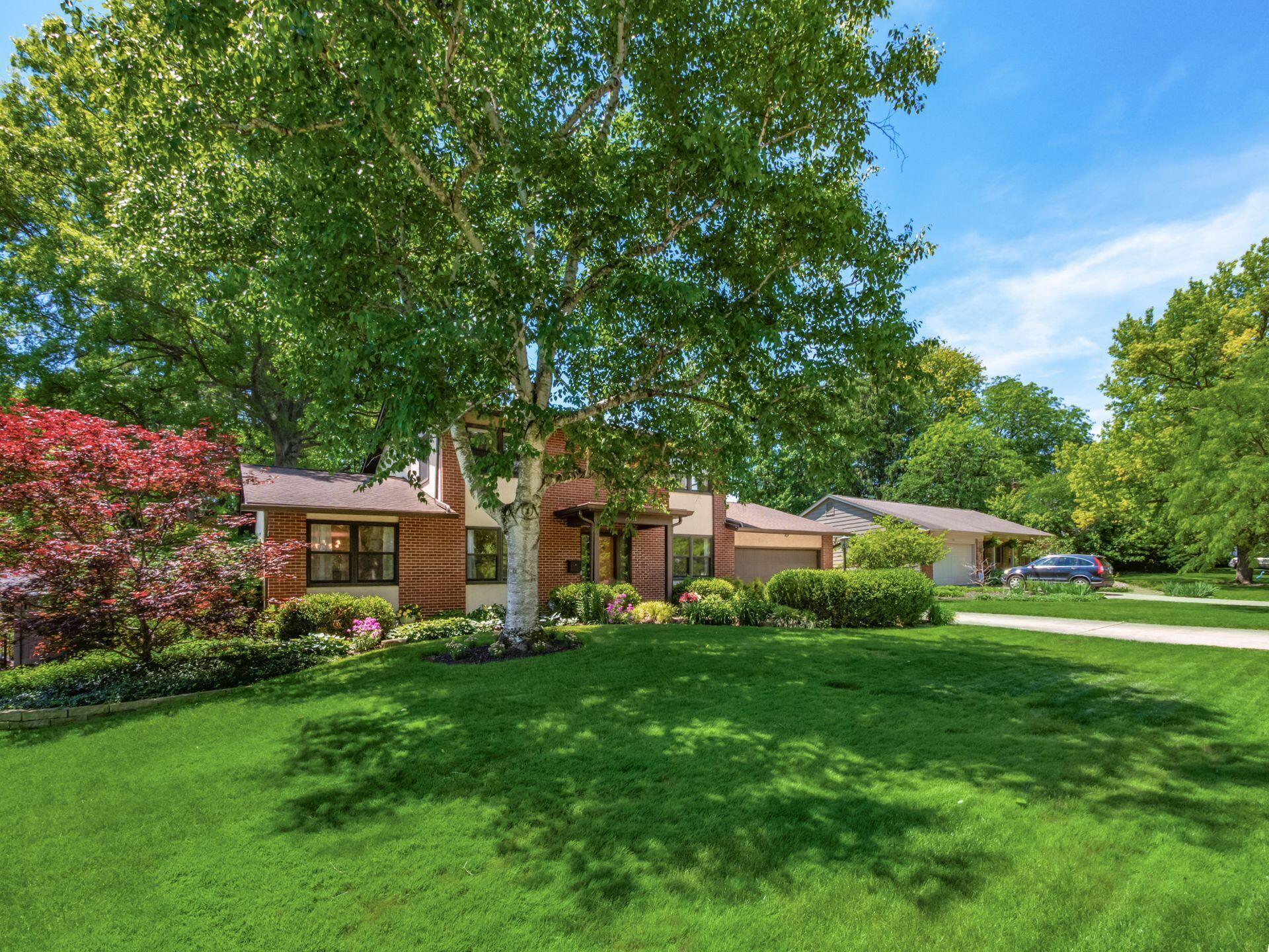 711 Lauraland Drive S