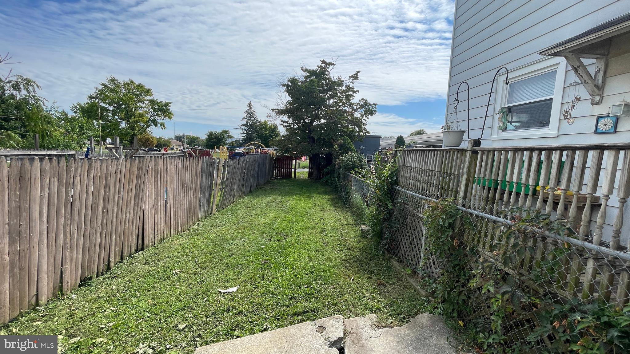 223 N SHERMAN STREET