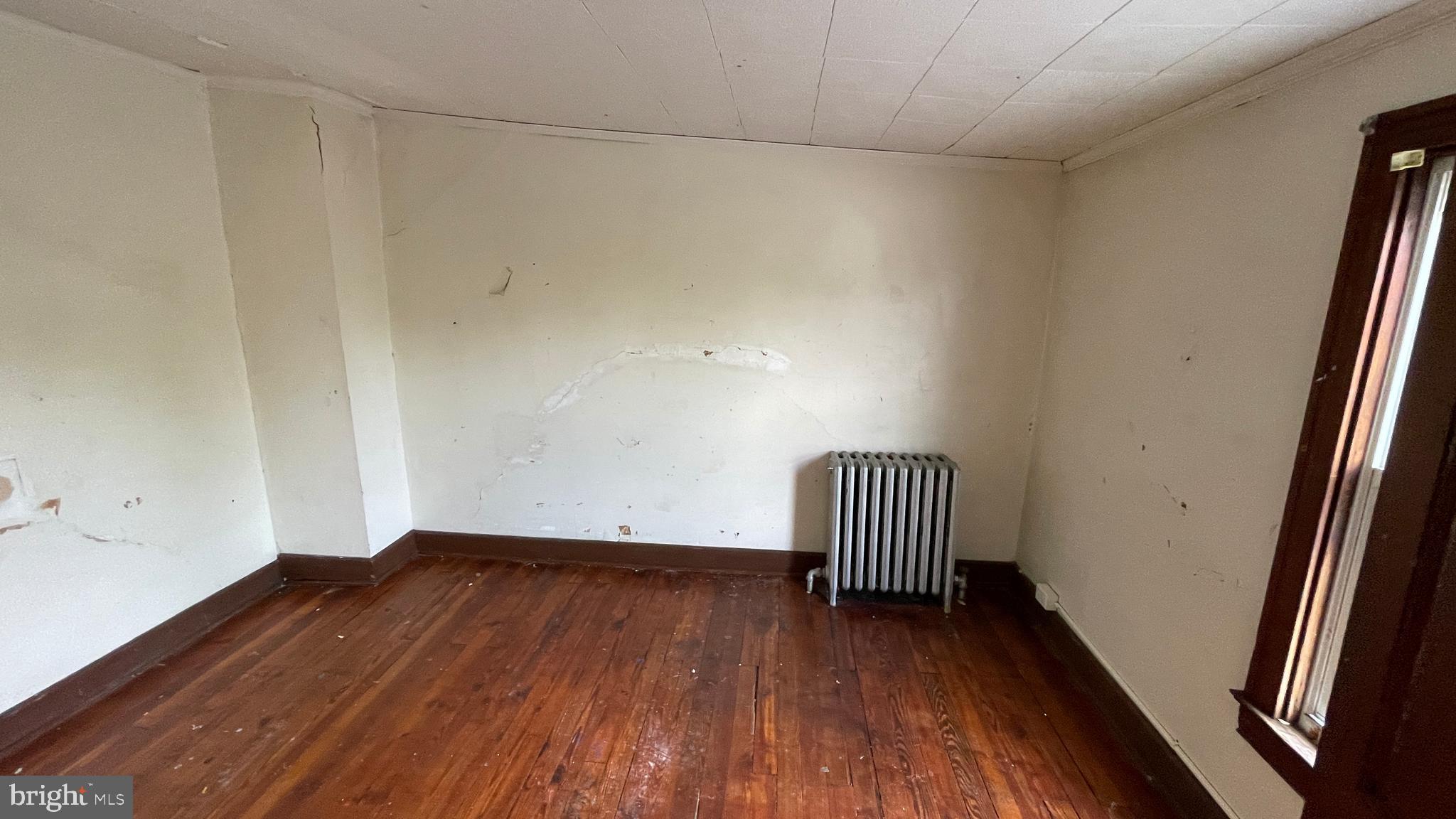745 W POPLAR STREET