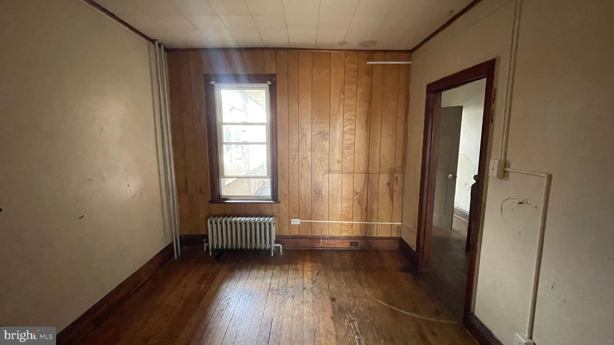745 W POPLAR STREET