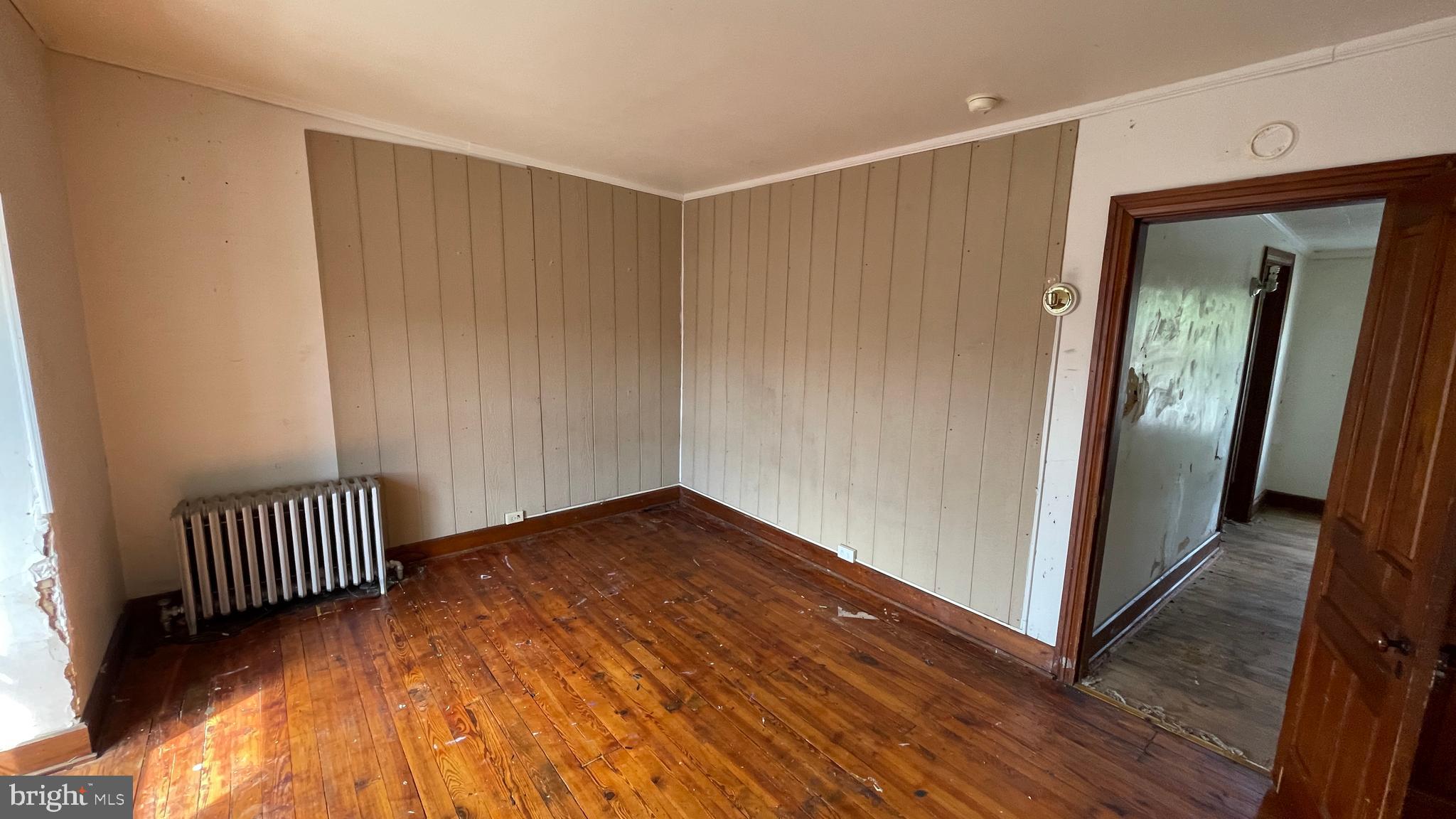 745 W POPLAR STREET