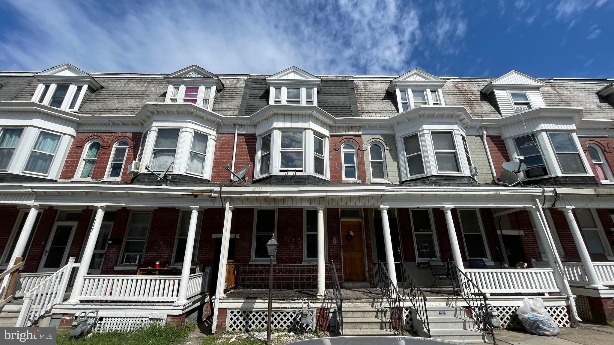 745 W POPLAR STREET