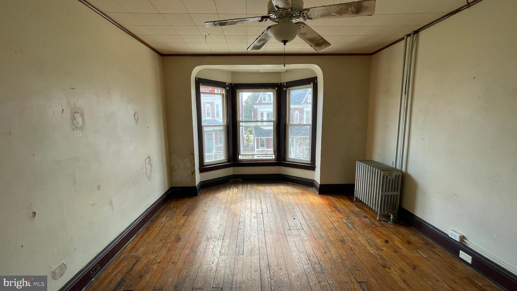 745 W POPLAR STREET
