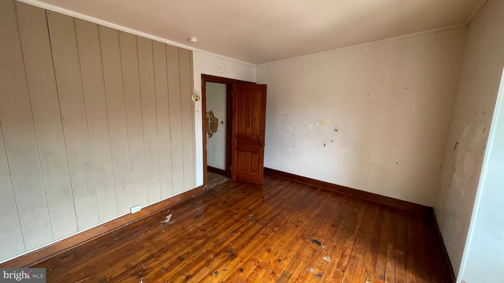 745 W POPLAR STREET