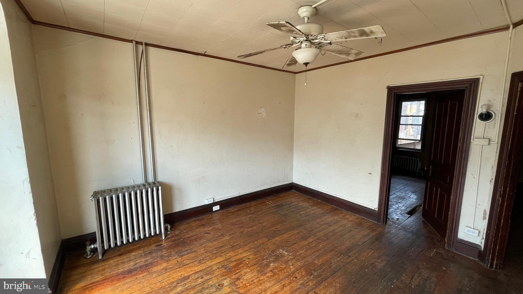 745 W POPLAR STREET