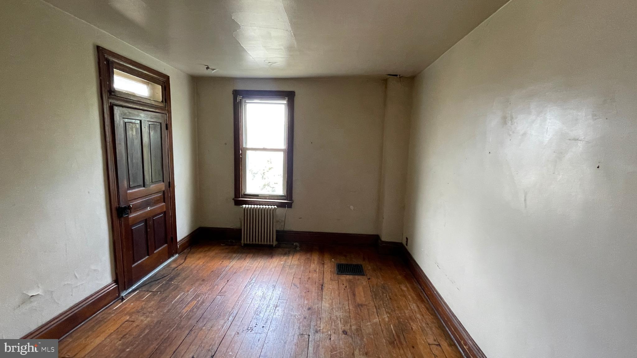 745 W POPLAR STREET