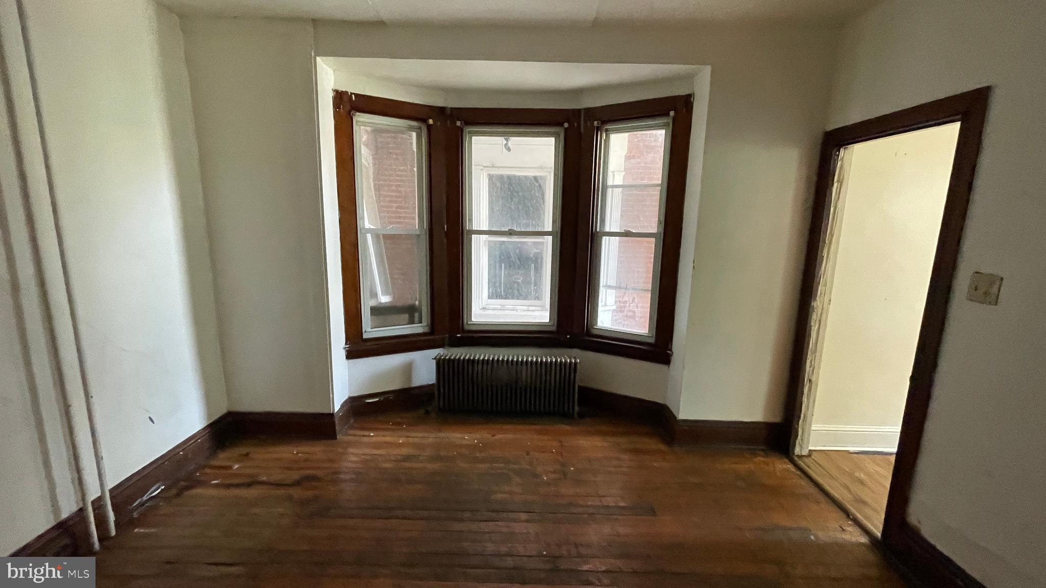 745 W POPLAR STREET