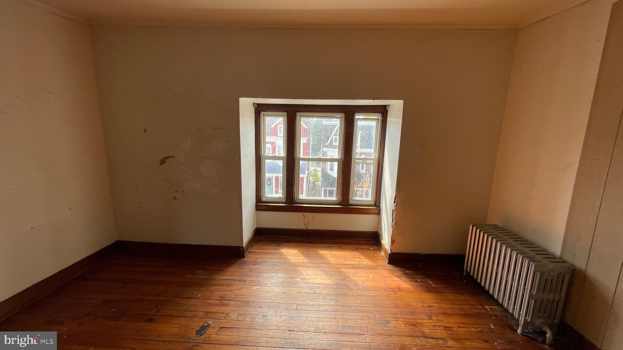 745 W POPLAR STREET