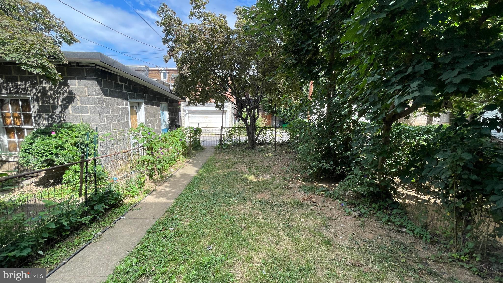 745 W POPLAR STREET