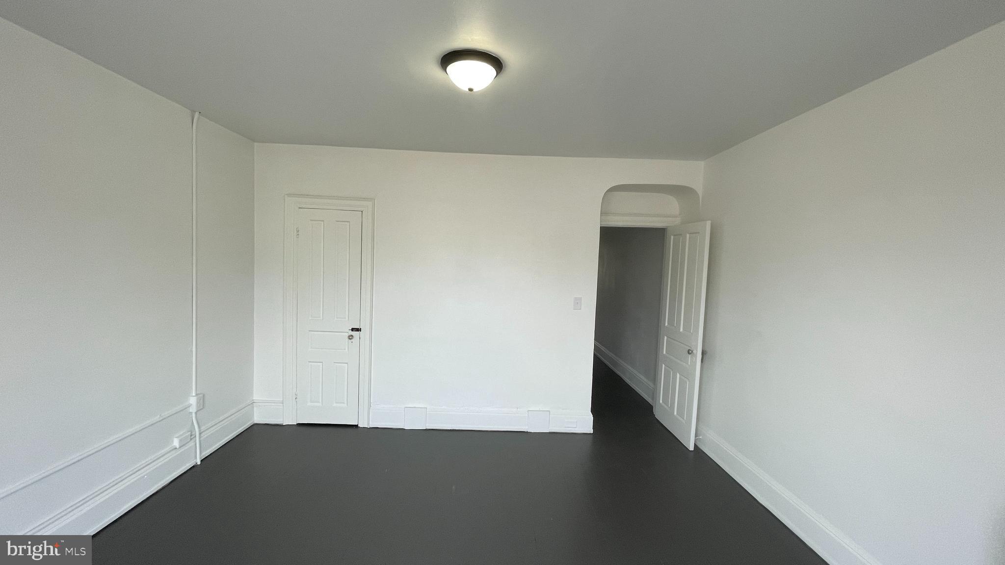 220 E COTTAGE PLACE