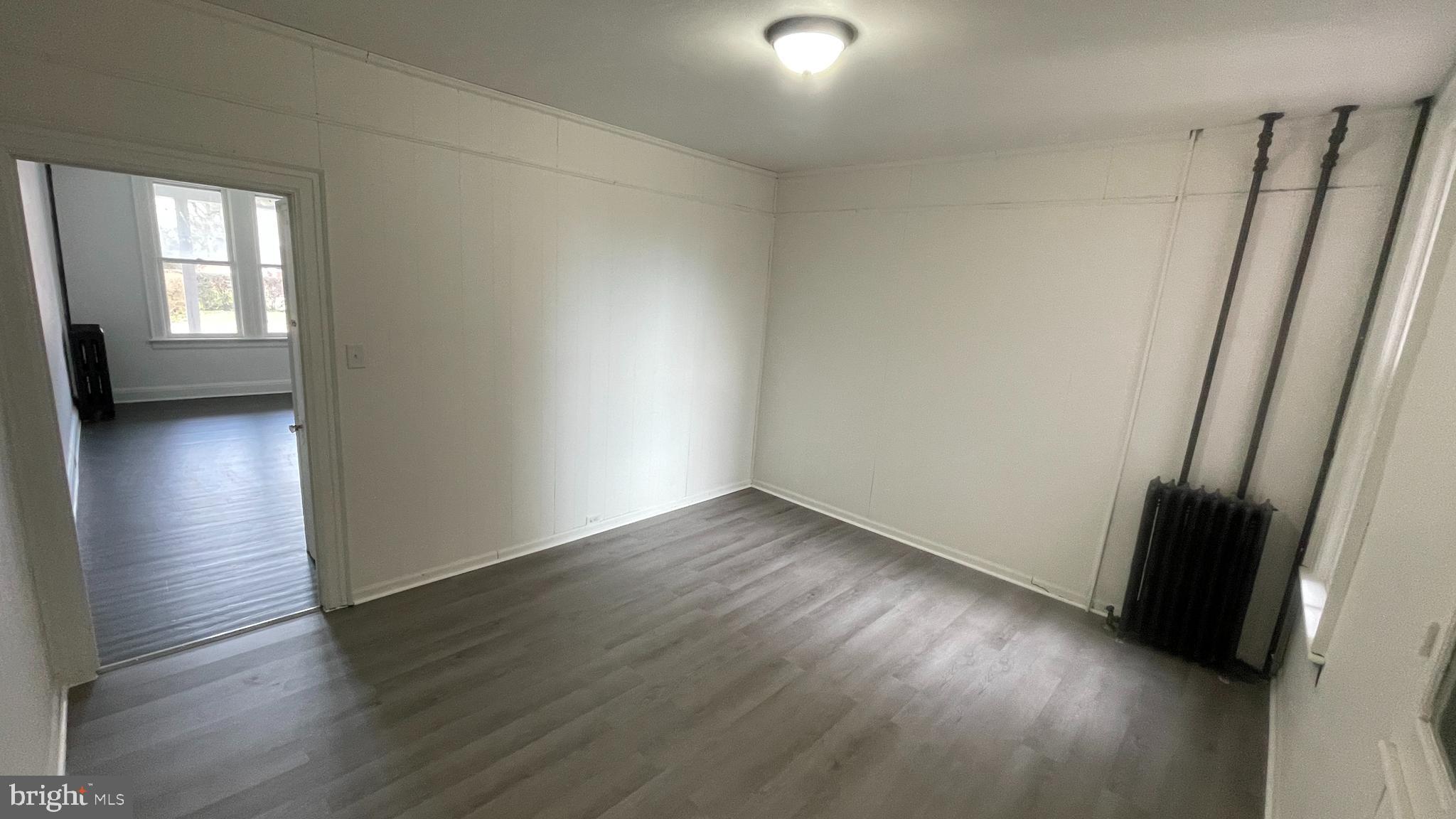 220 E COTTAGE PLACE