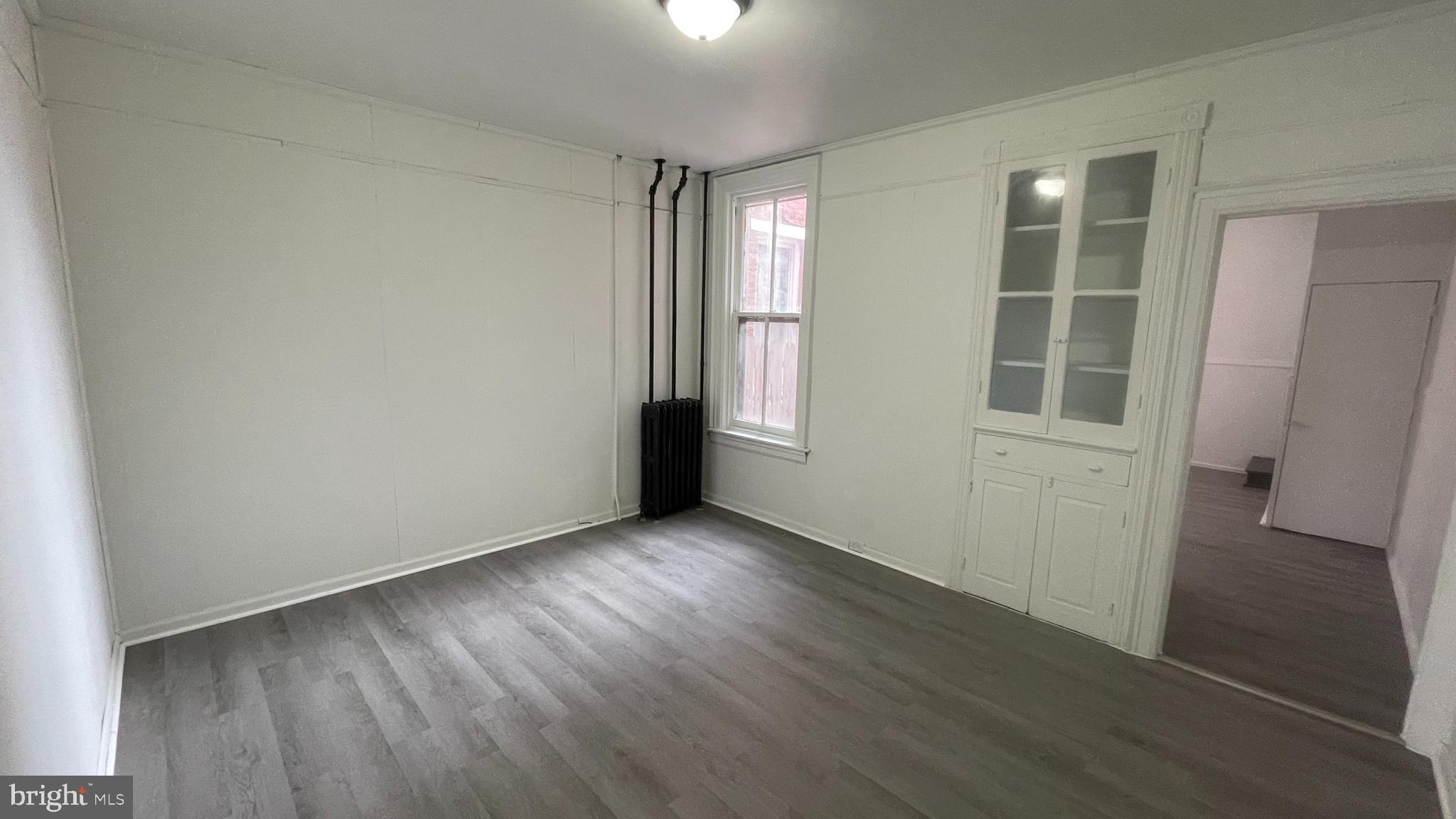 220 E COTTAGE PLACE