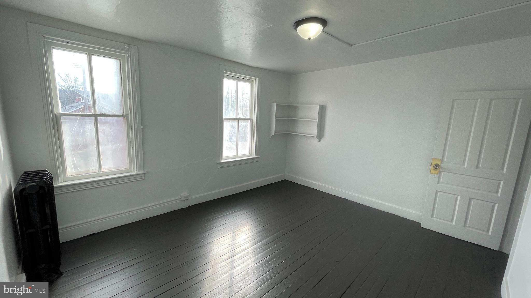 220 E COTTAGE PLACE