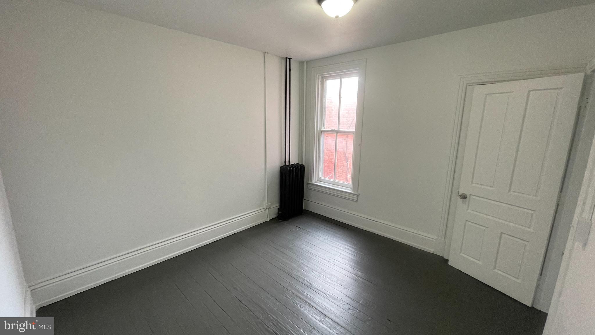 220 E COTTAGE PLACE