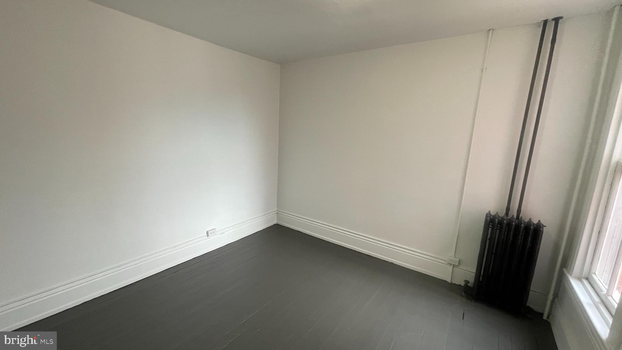 220 E COTTAGE PLACE