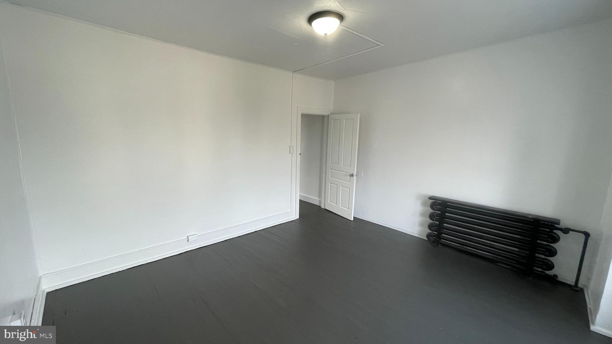 220 E COTTAGE PLACE