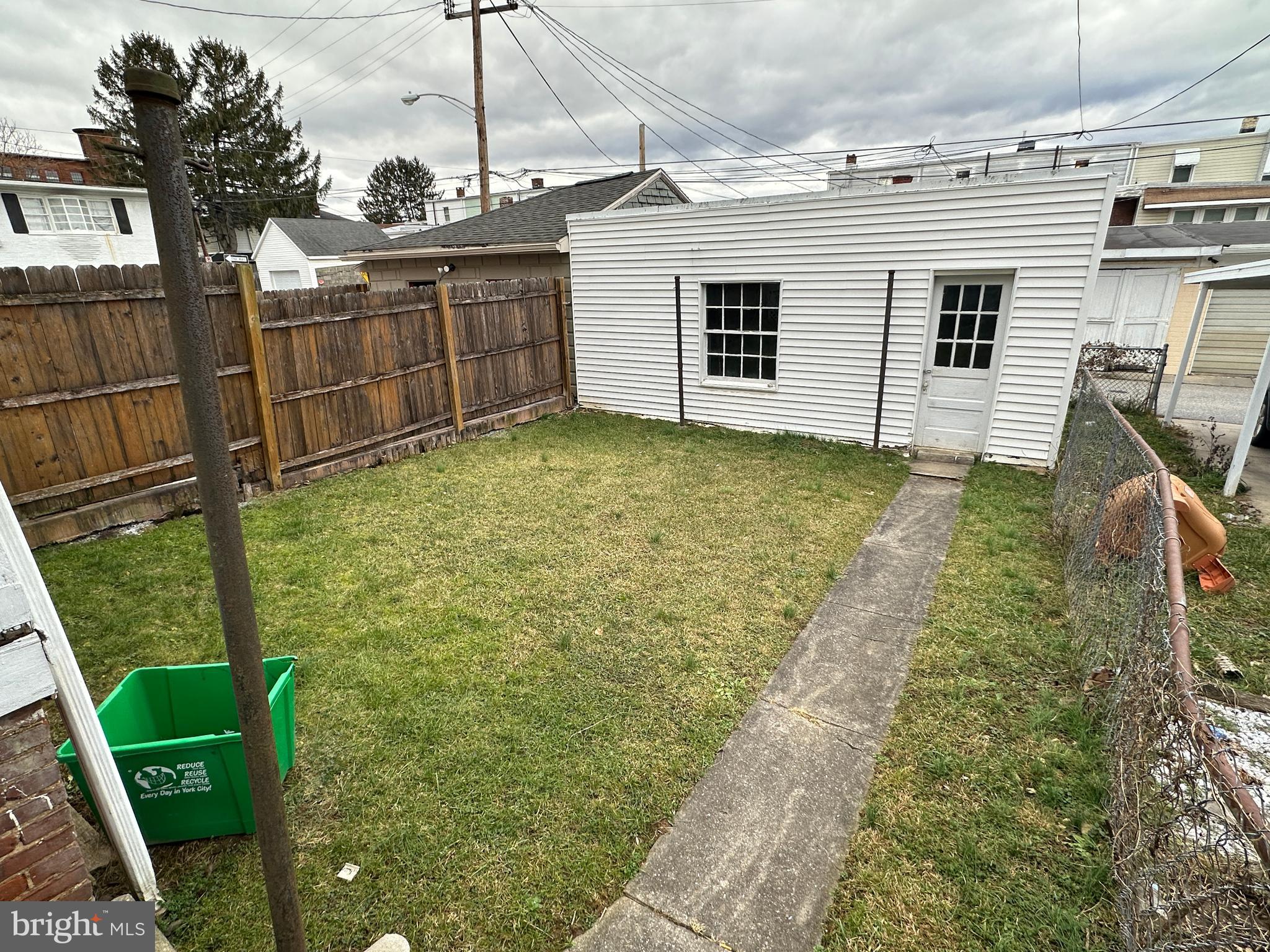 1125 W PRINCESS STREET