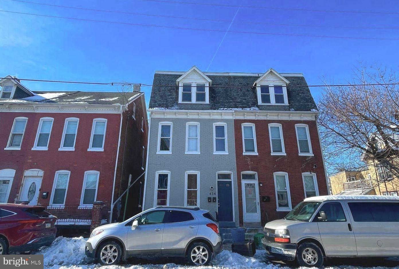 434 N PERSHING AVENUE