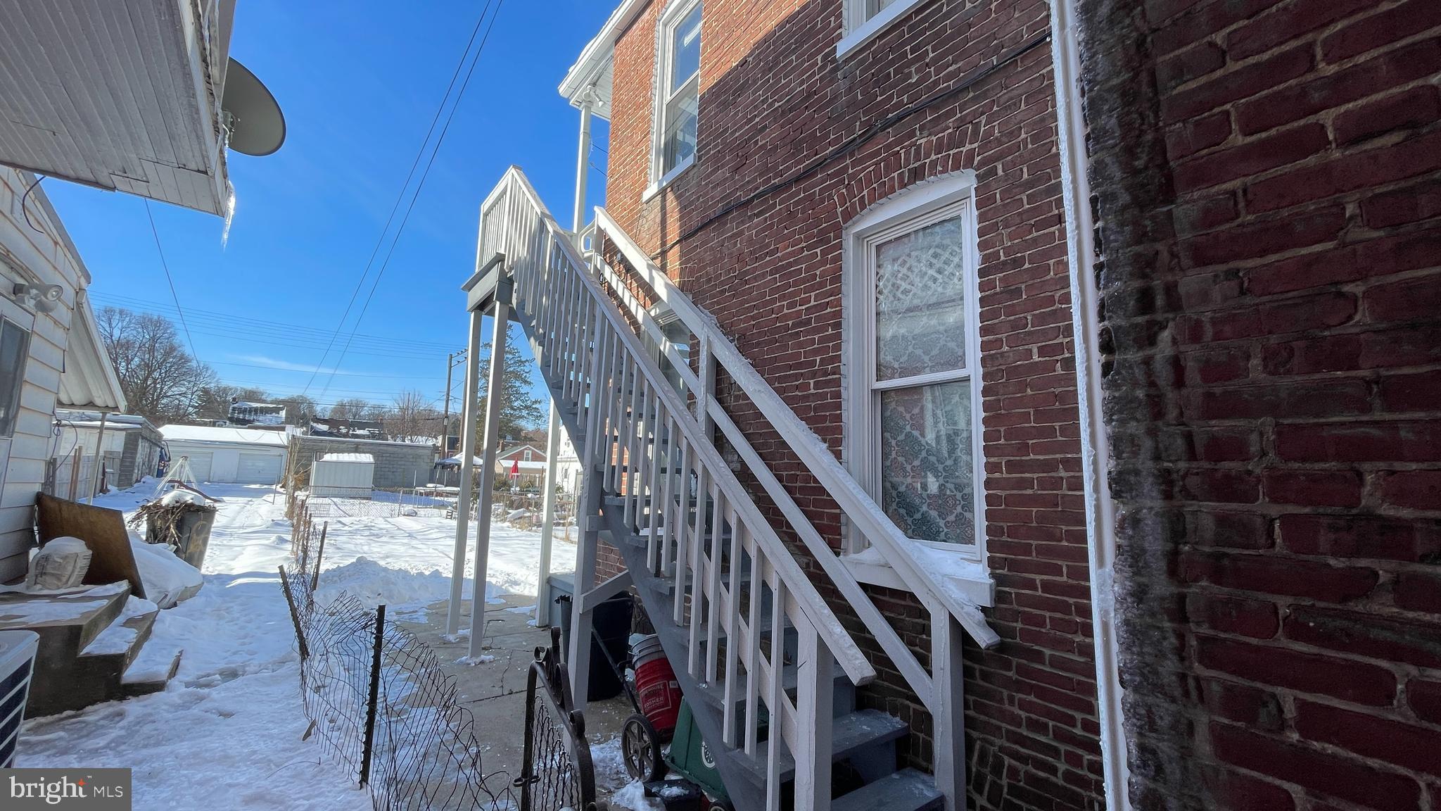 434 N PERSHING AVENUE