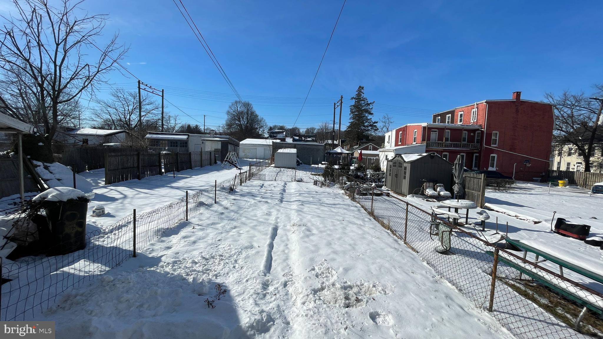 434 N PERSHING AVENUE