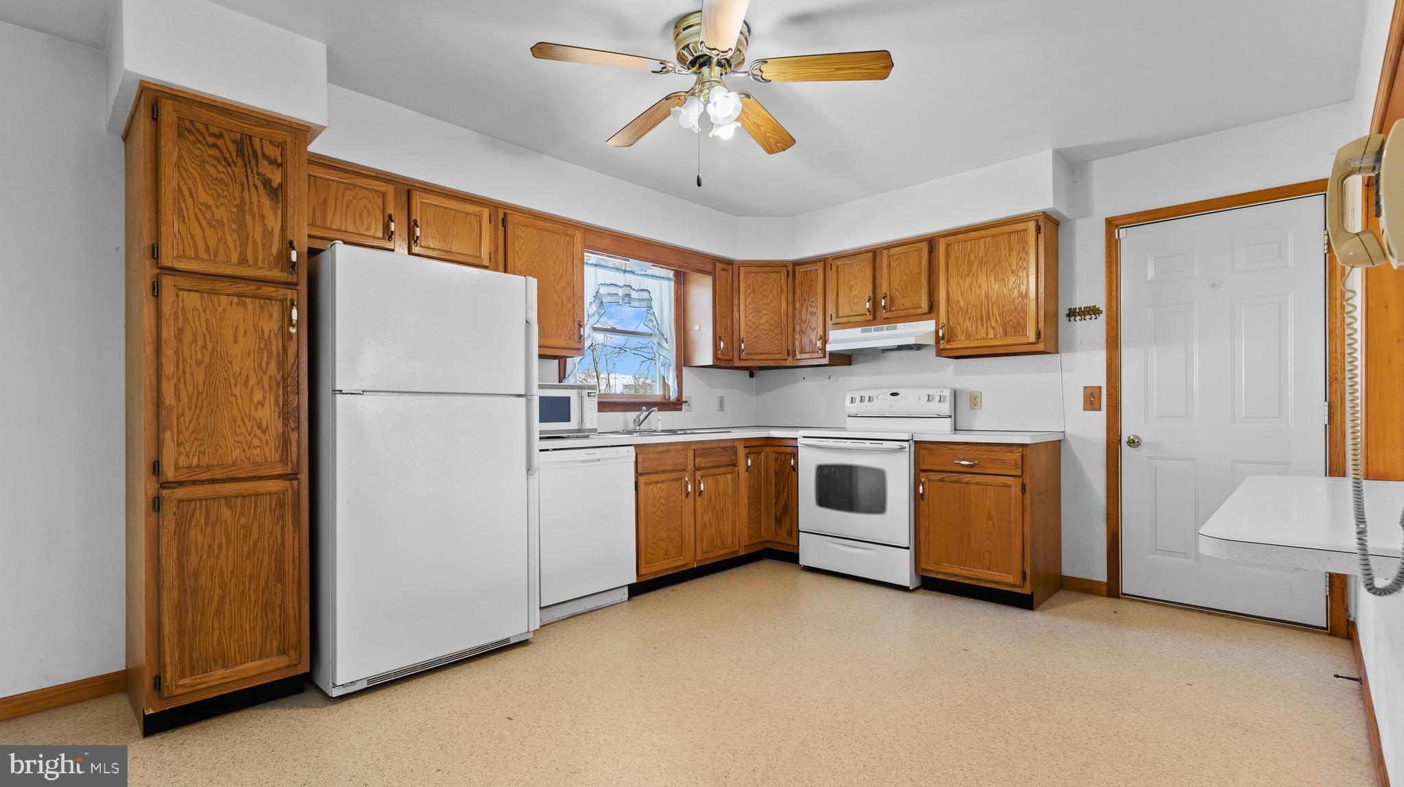 921 STOVERSTOWN ROAD