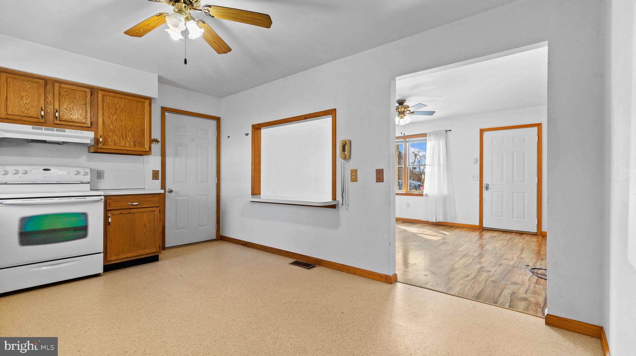 921 STOVERSTOWN ROAD