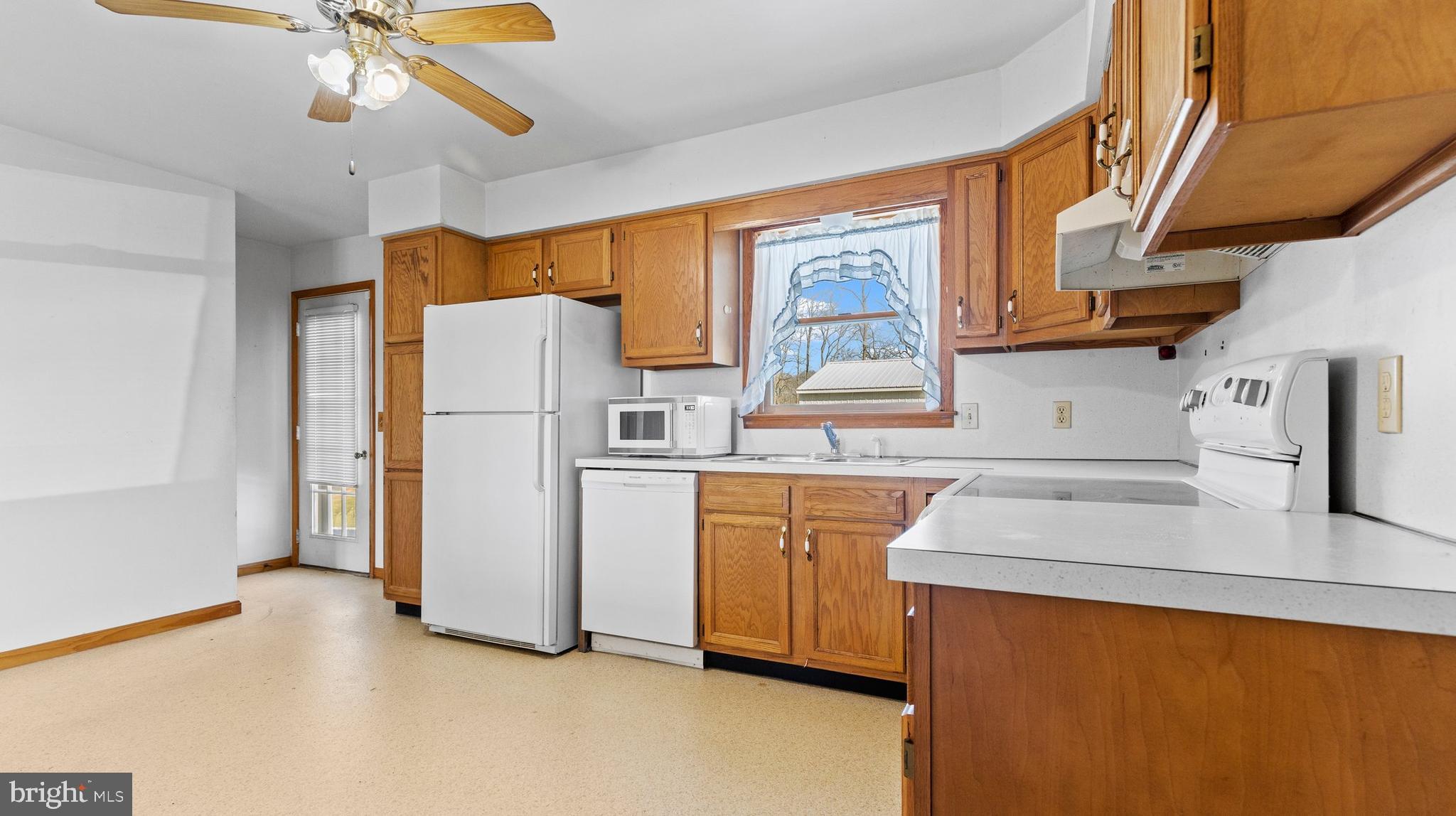 921 STOVERSTOWN ROAD