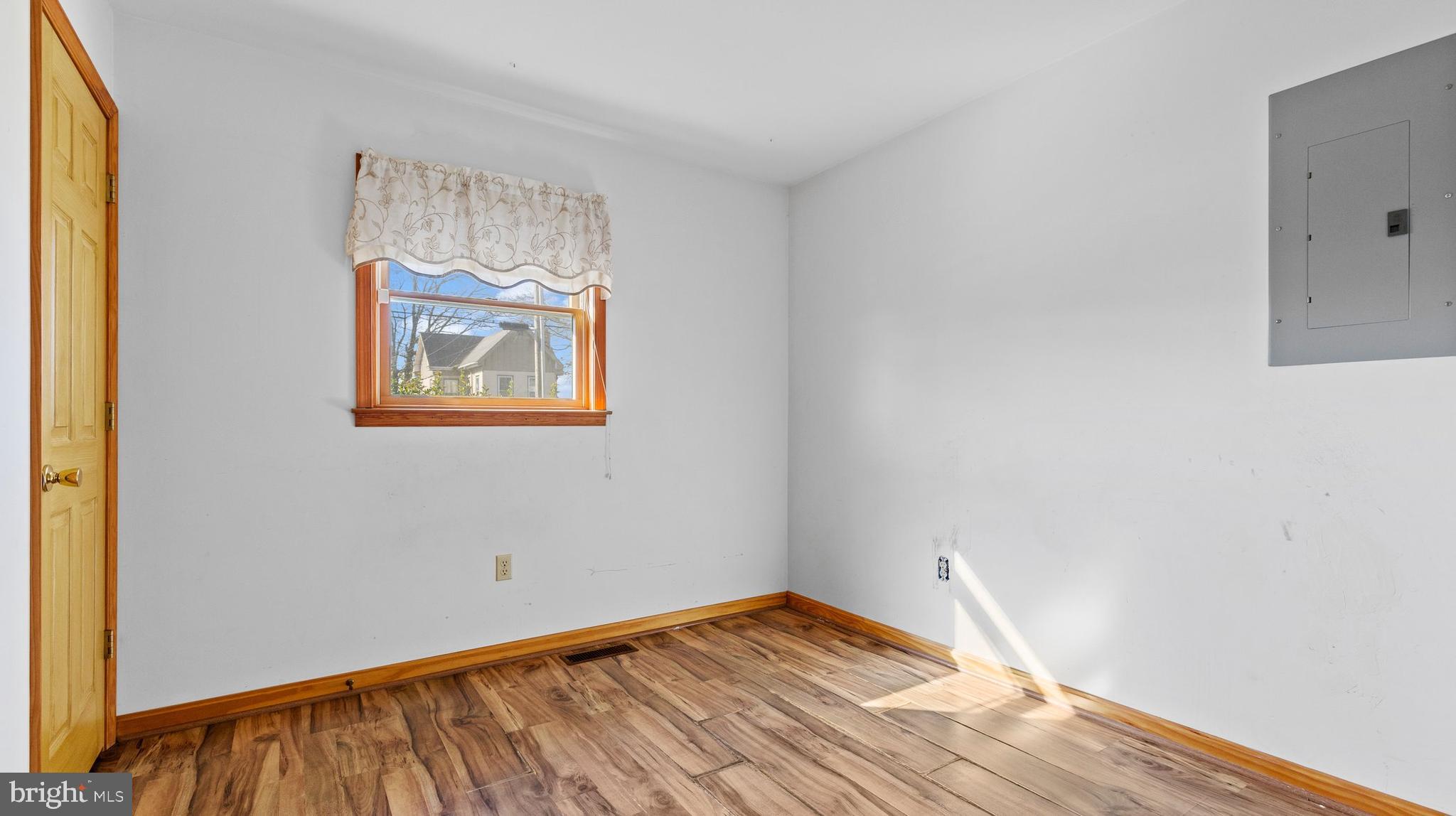 921 STOVERSTOWN ROAD