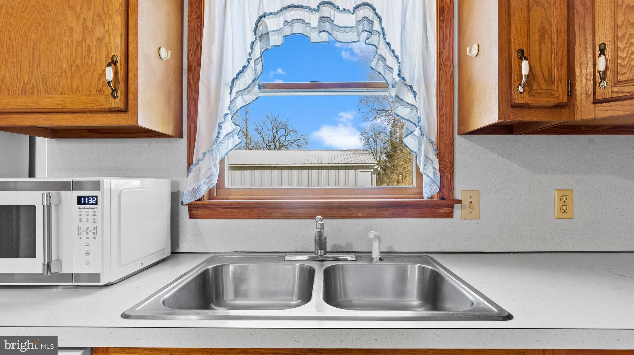 921 STOVERSTOWN ROAD