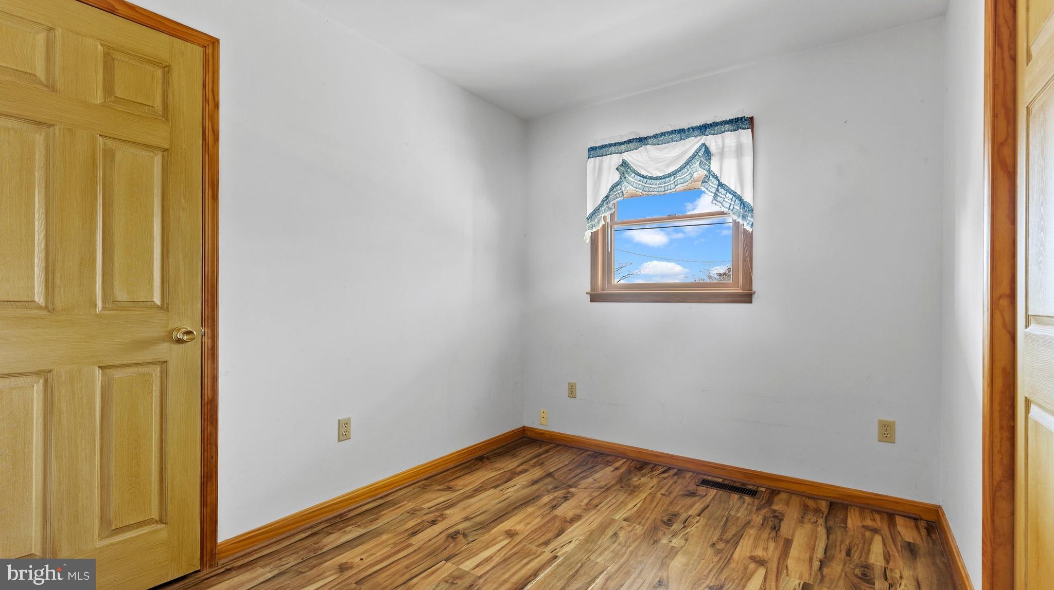 921 STOVERSTOWN ROAD