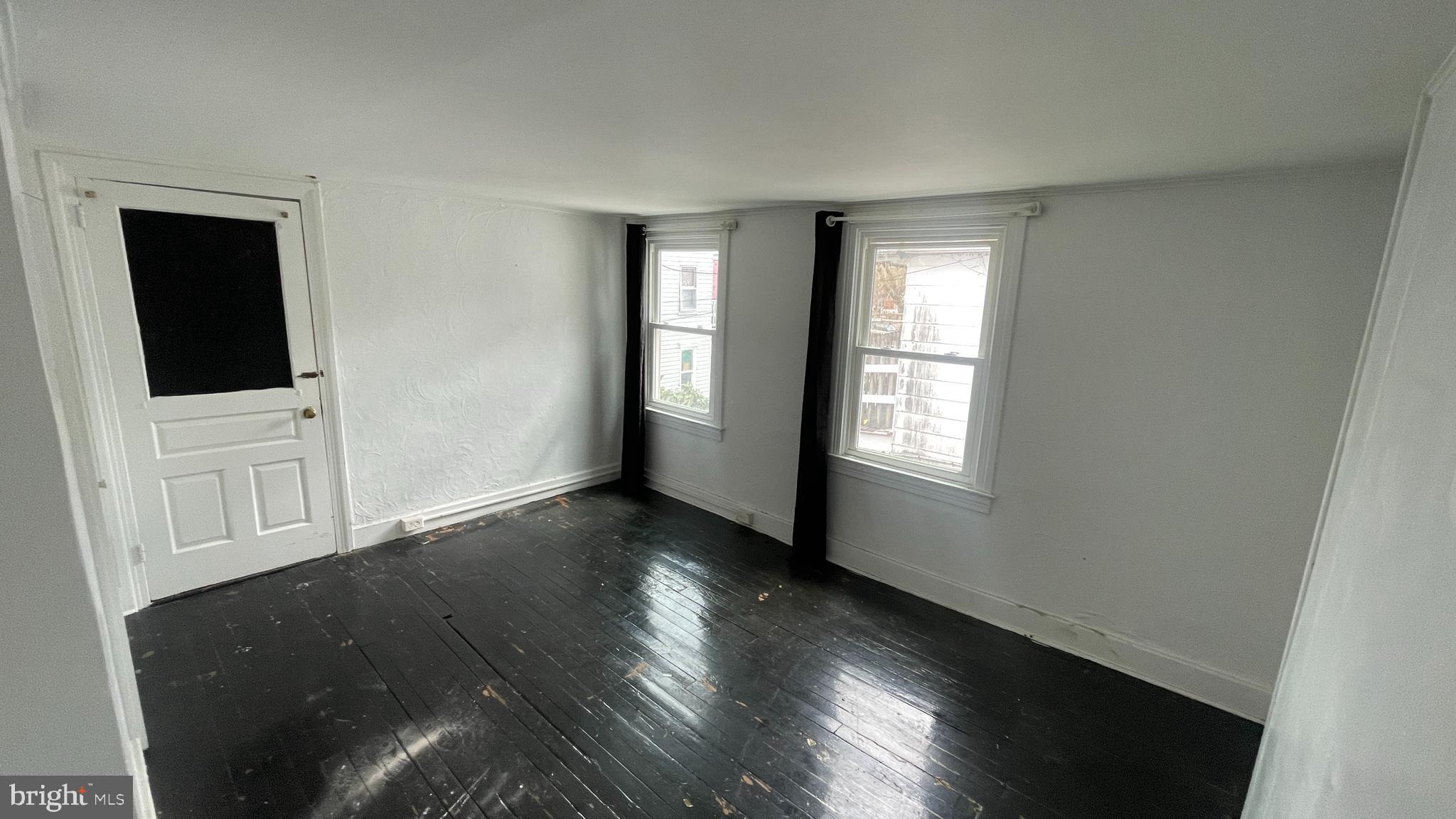 149 N QUEEN STREET