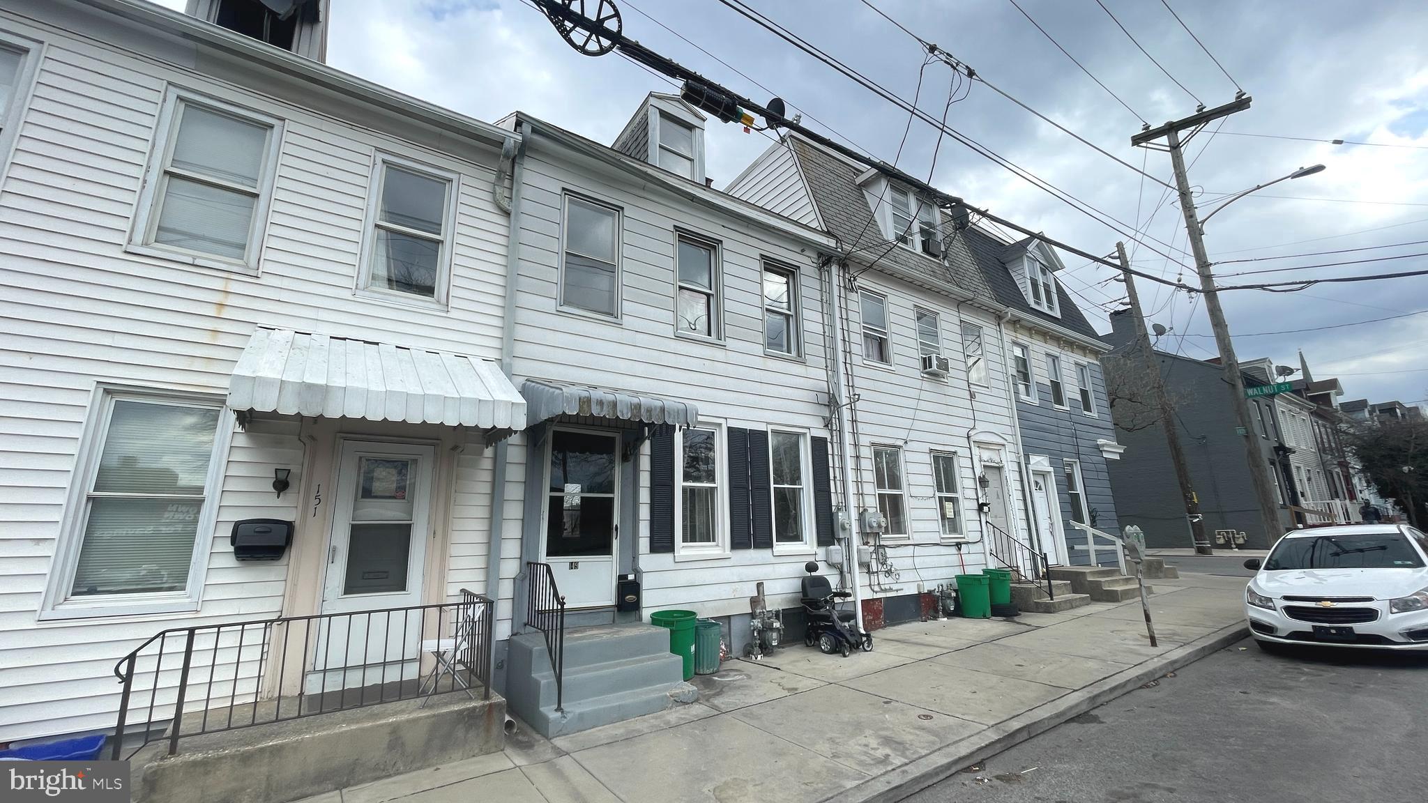 149 N QUEEN STREET