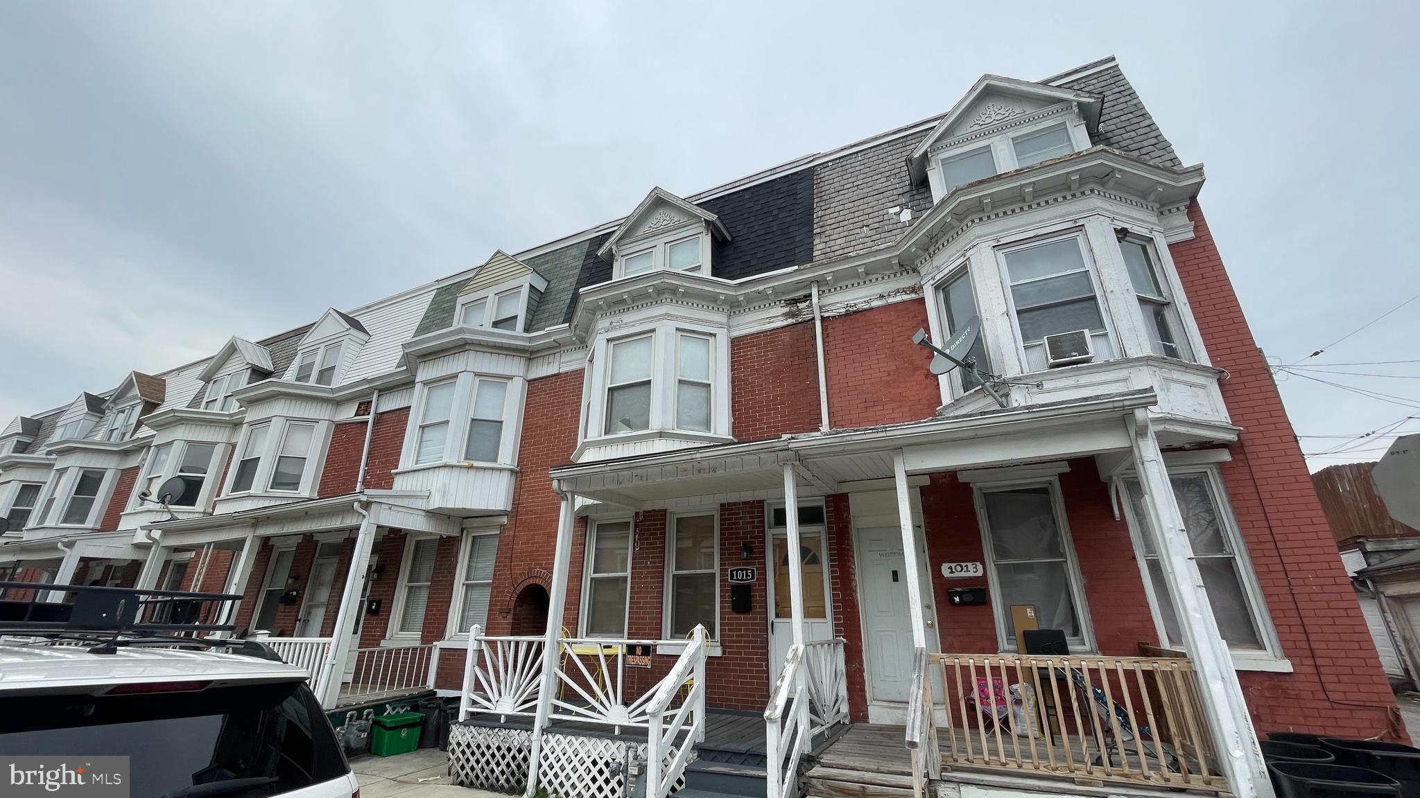 1015 W POPLAR STREET