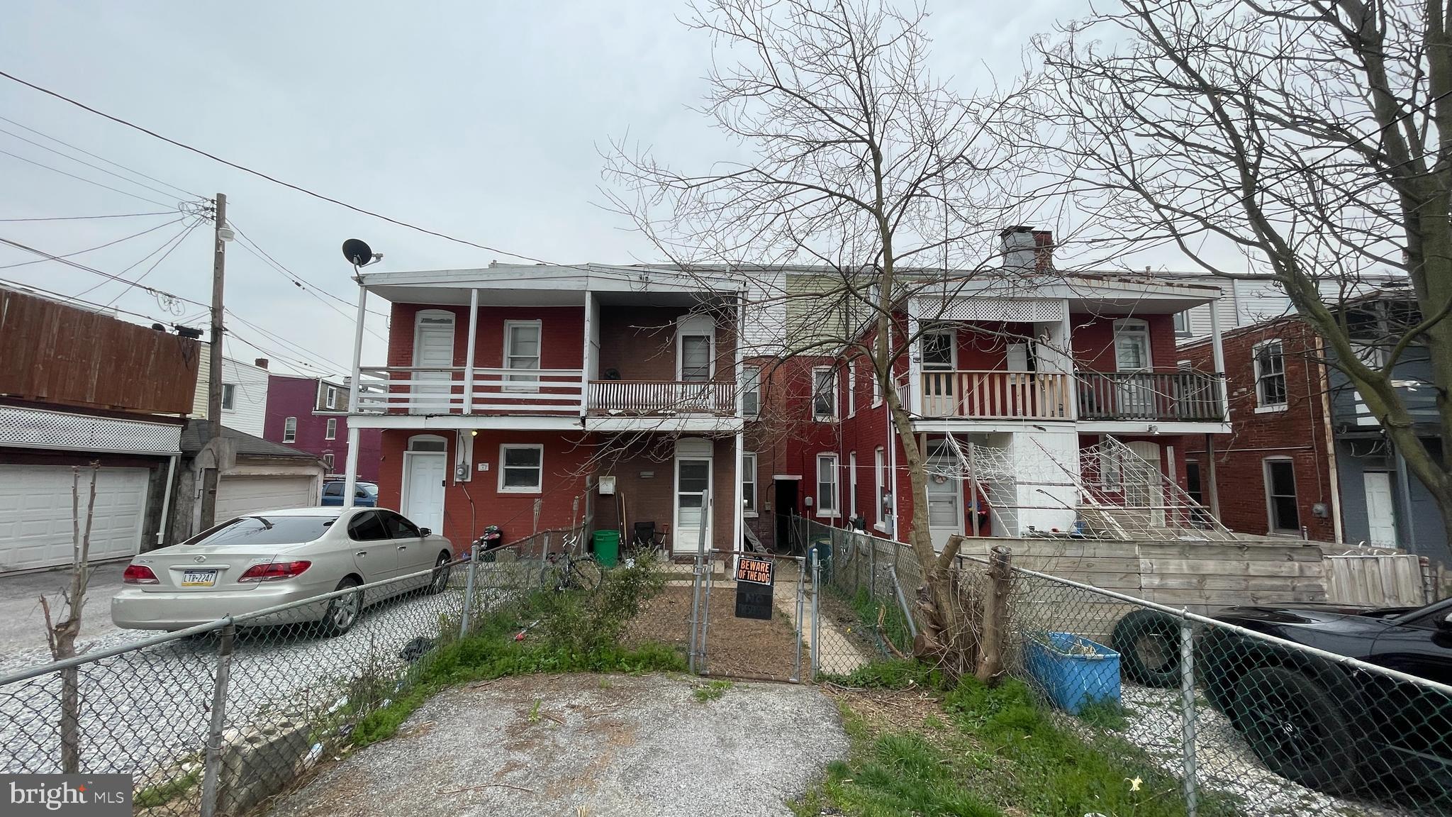 1015 W POPLAR STREET