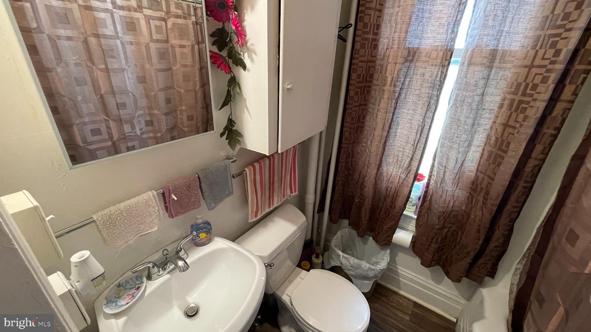 735 W PRINCESS STREET