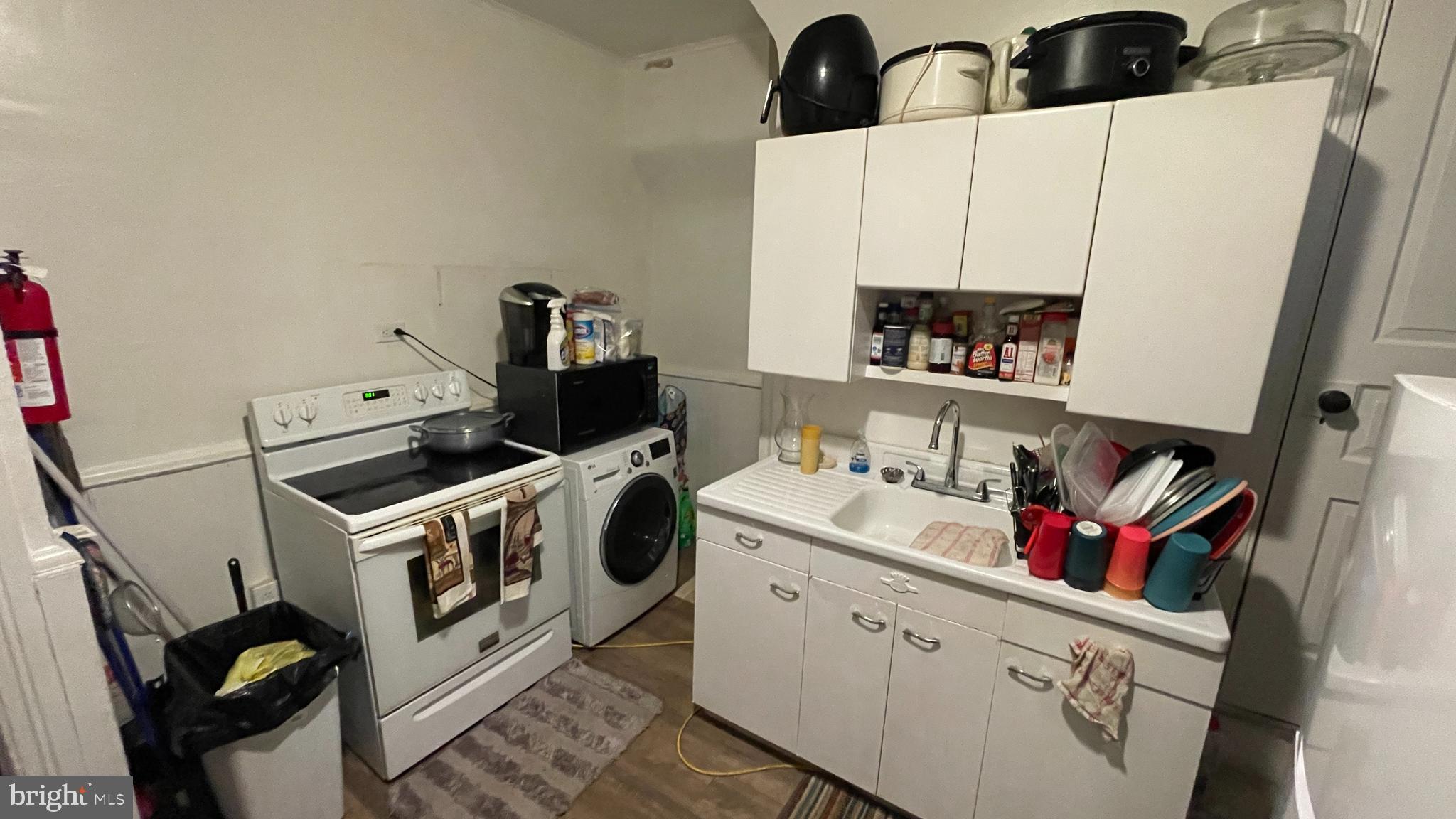 735 W PRINCESS STREET