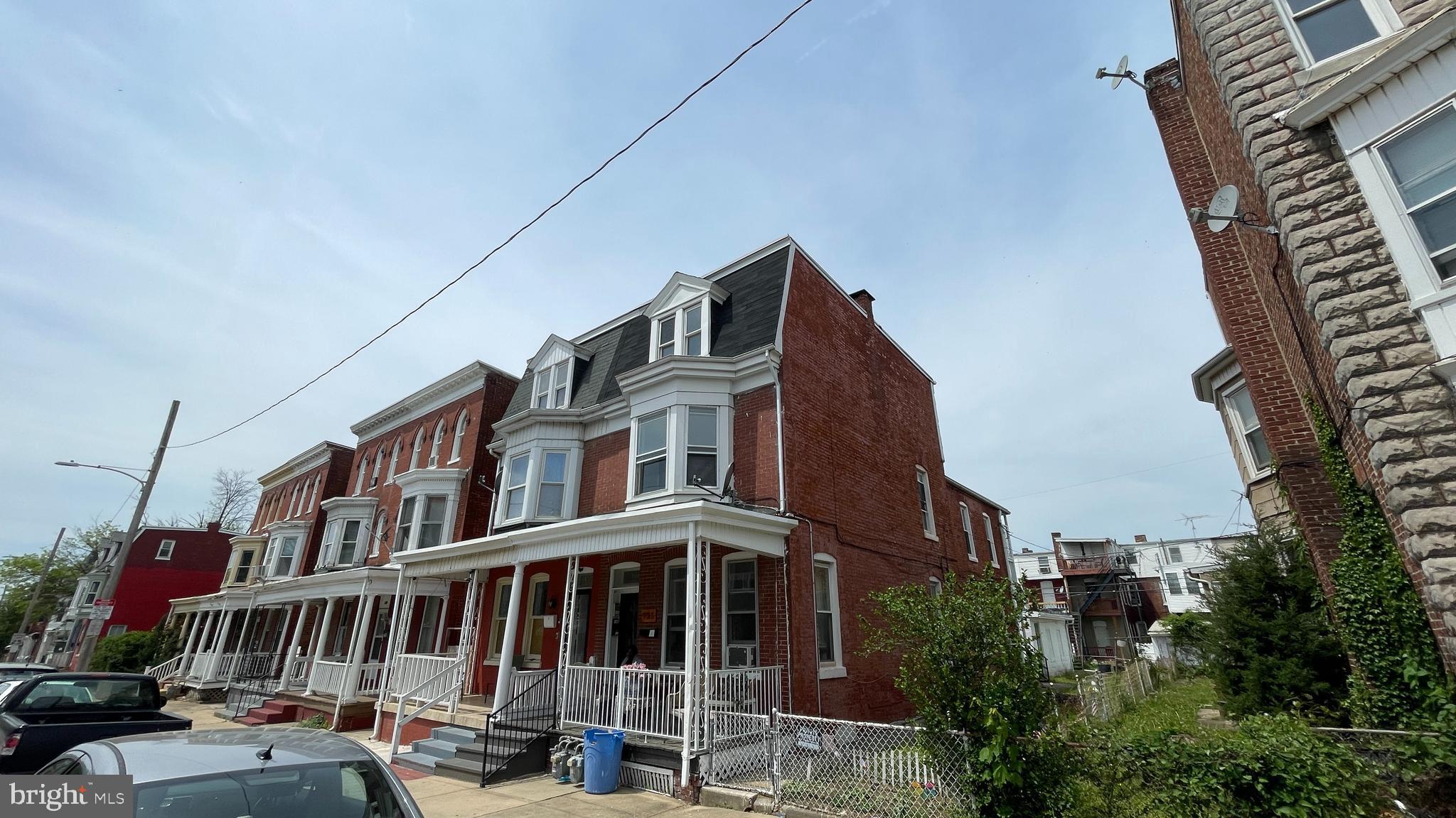 735 W PRINCESS STREET